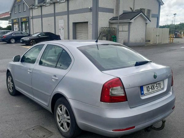 Skoda Octavia Hatchback, Diesel, 2010, Silver