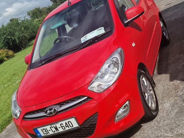 Hyundai i10 Hatchback, Petrol, 2013, Red