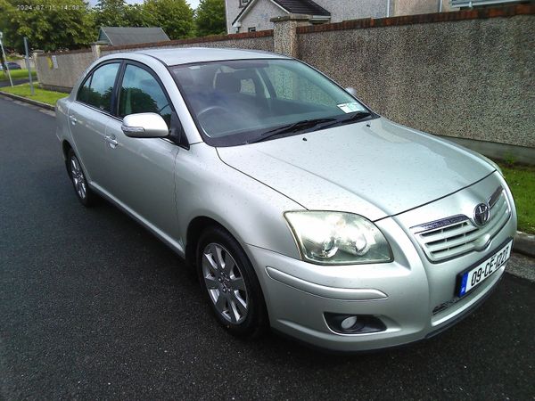 Toyota Avensis Saloon, Petrol, 2009, Silver