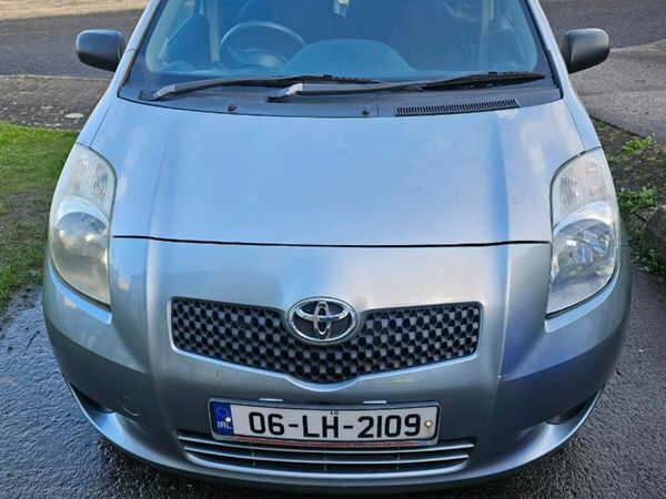 Toyota Yaris Hatchback, Petrol, 2006, Silver