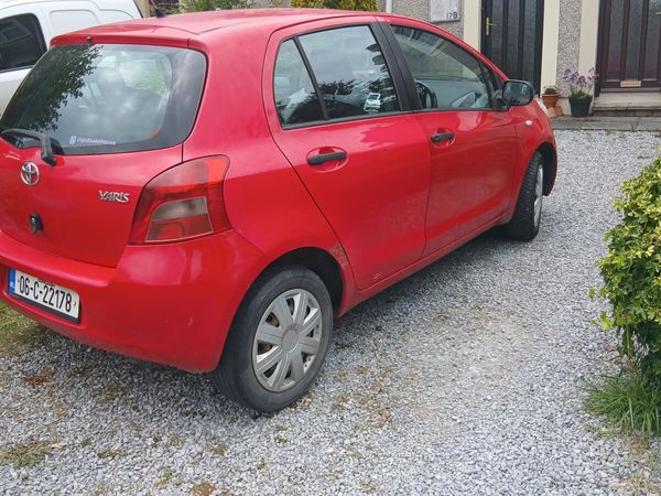 Toyota Yaris Hatchback, Petrol, 2006, Red
