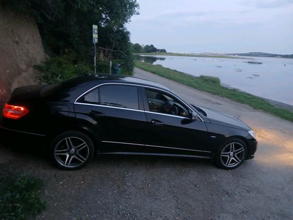 Mercedes-Benz E-Class Saloon, Diesel, 2010, Black
