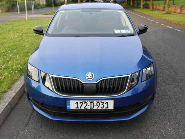 Skoda Octavia Hatchback, Petrol, 2017, Blue