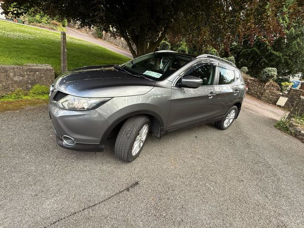 Nissan Qashqai Hatchback, Diesel, 2016, Grey