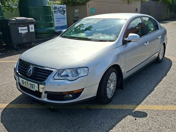 Volkswagen Passat Saloon, Diesel, 2010, Silver