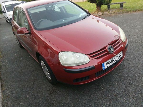Volkswagen Golf Hatchback, Petrol, 2005, Red