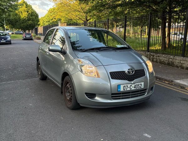 Toyota Yaris Hatchback, Petrol, 2007, Silver