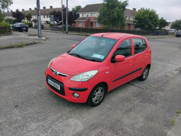Hyundai i10 Hatchback, Petrol, 2010, Red