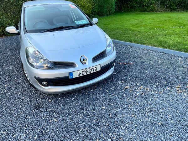 Renault Clio Hatchback, Ethanol Petrol, 2011, Silver