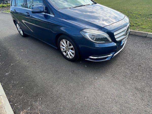 Mercedes-Benz B-Class MPV, Petrol, 2012, Blue