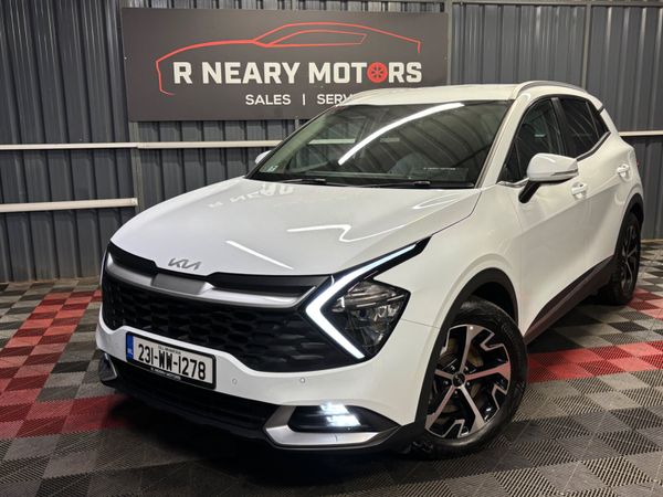 Kia Sportage SUV, Diesel Hybrid, 2023, White