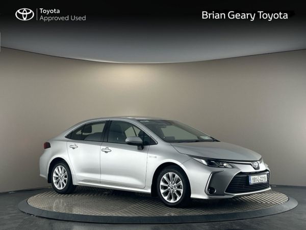 Toyota Corolla Saloon, Petrol Hybrid, 2019, Silver