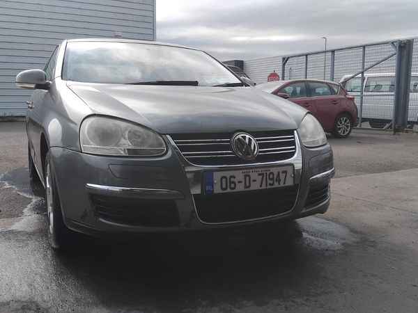 Volkswagen Jetta Saloon, Petrol, 2006, Grey