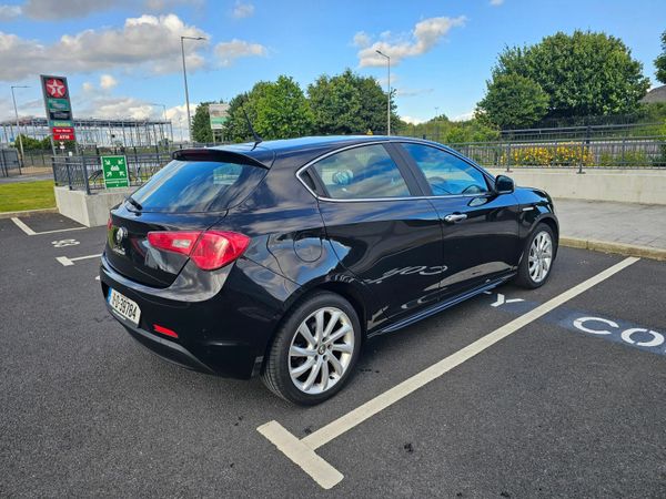 Alfa Romeo Giulietta Hatchback, Diesel, 2011, Black