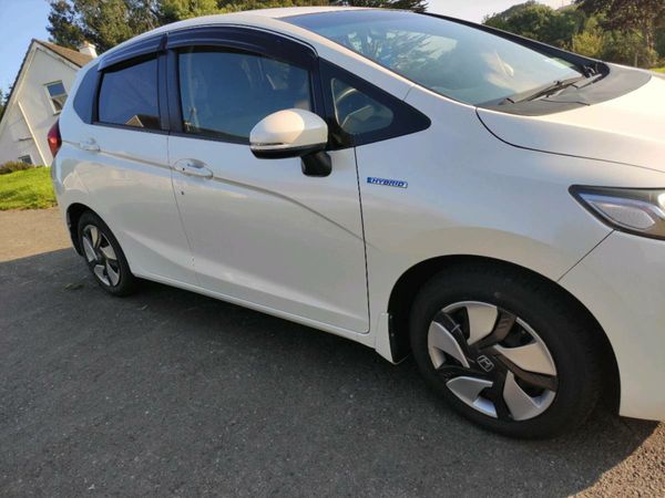 Honda Fit Hatchback, Petrol Hybrid, 2015, White