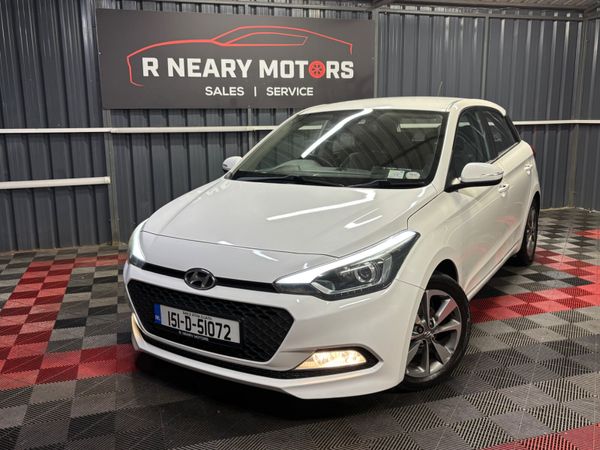Hyundai i20 Hatchback, Petrol, 2015, White