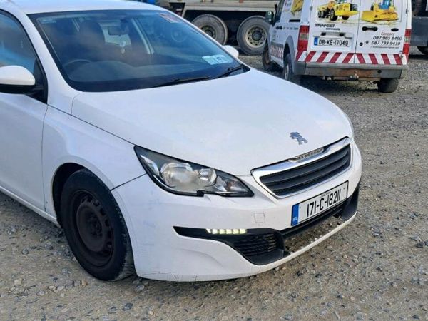 Peugeot 308 Hatchback, Diesel, 2017, White