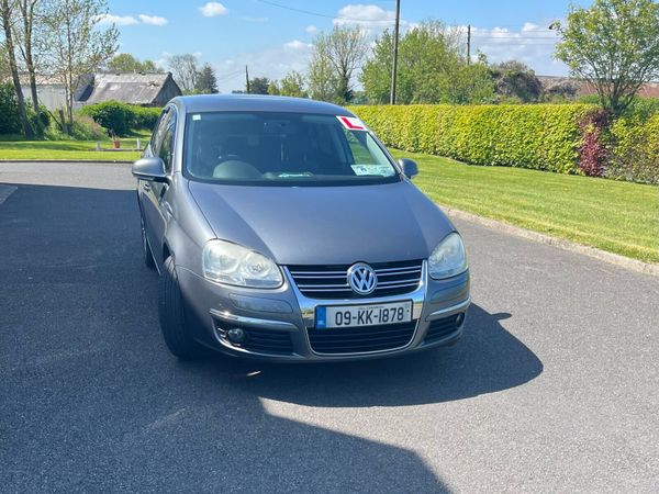 Volkswagen Jetta Saloon, Petrol, 2009, Grey