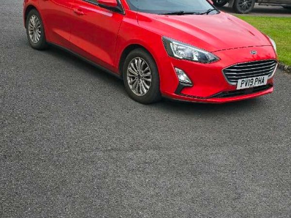 Ford Focus Hatchback, Petrol, 2019, Red