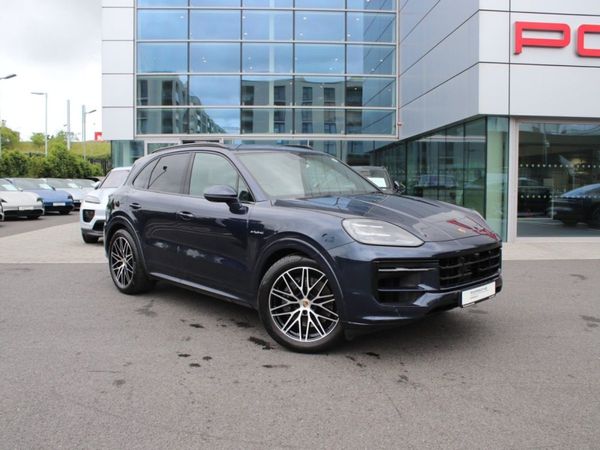 Porsche Cayenne SUV, Petrol Plug-in Hybrid, 2023, Blue