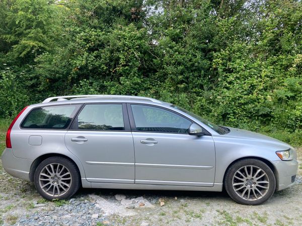 Volvo V50 Estate, Diesel, 2011, Silver