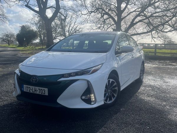 Toyota Prius Hatchback, Petrol Plug-in Hybrid, 2017, White