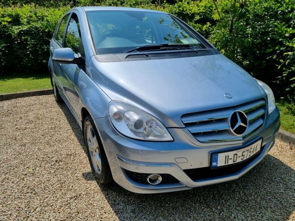 Mercedes-Benz B-Class MPV, Petrol, 2011, Blue
