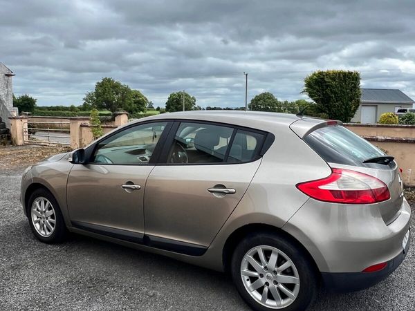 Renault Megane Hatchback, Diesel, 2010, Gold