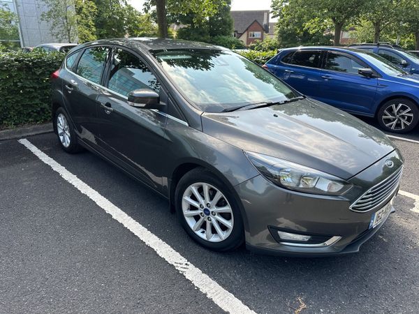 Ford Focus Hatchback, Petrol, 2016, Grey