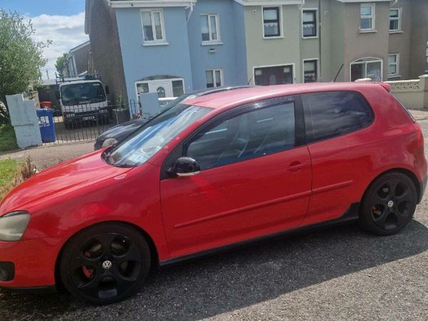 Volkswagen Golf Hatchback, Petrol, 2006, Red