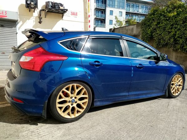Ford Focus Hatchback, Petrol, 2014, Blue