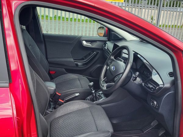 Ford Puma MPV, Petrol Hybrid, 2022, Red