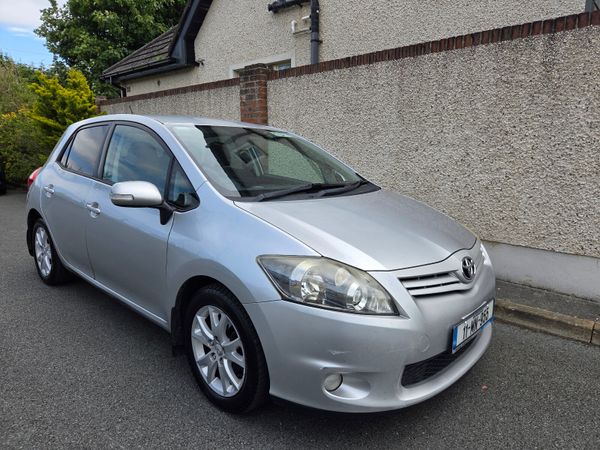 Toyota Auris Hatchback, Diesel, 2011, Silver