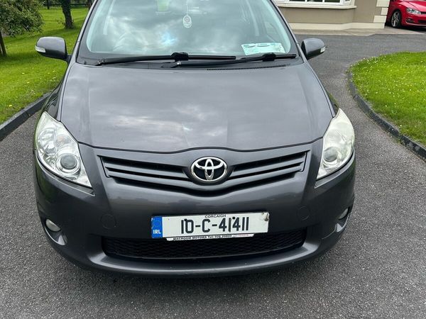 Toyota Auris Hatchback, Diesel, 2010, Grey