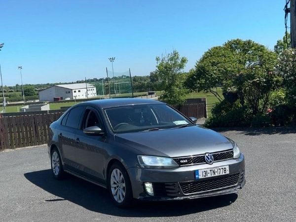 Volkswagen Jetta Saloon, Diesel, 2013, Grey