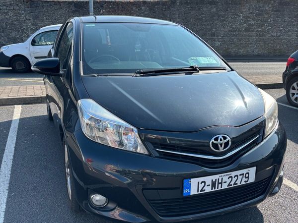 Toyota Yaris Hatchback, Petrol, 2012, Black