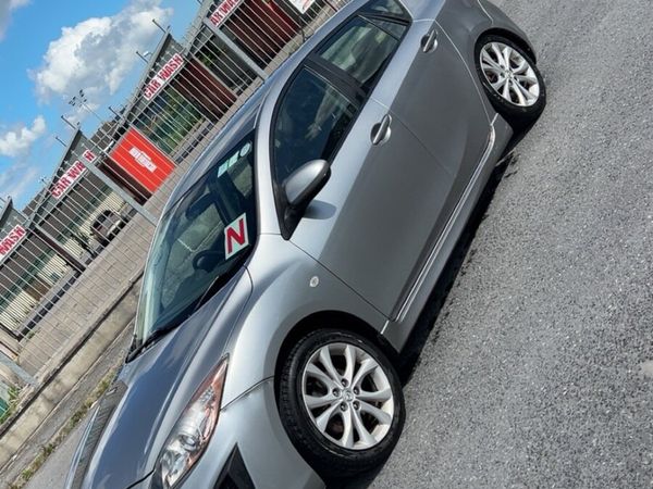 Mazda Mazda3 Hatchback, Diesel, 2011, Grey