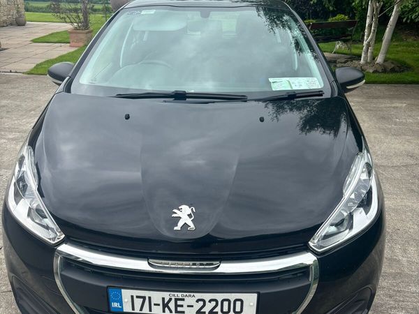 Peugeot 208 Hatchback, Petrol, 2017, Black