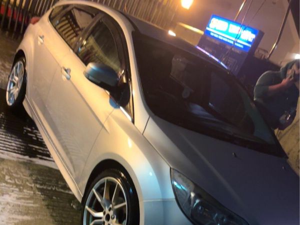 Ford Focus Hatchback, Diesel, 2012, Silver