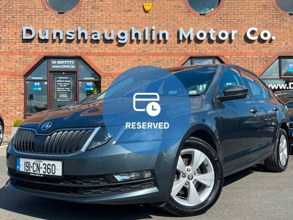 Skoda Octavia Saloon, Diesel, 2019, Grey