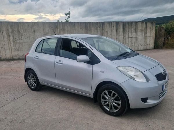 Toyota Yaris Hatchback, Petrol, 2009, Silver