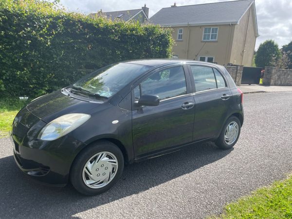 Toyota Yaris Hatchback, Petrol, 2006, Black