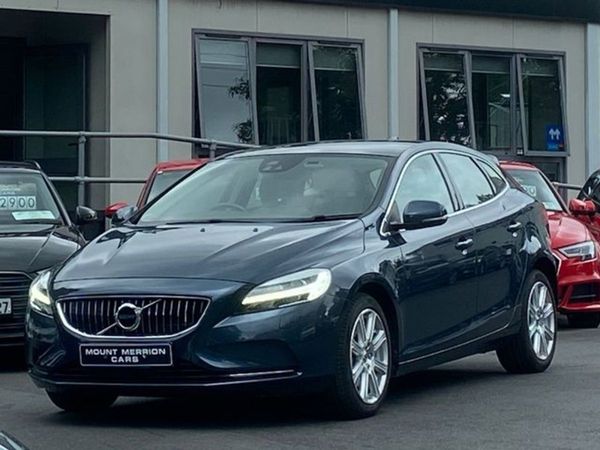 Volvo V40 Hatchback, Petrol, 2020, Blue