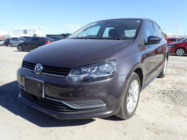 Volkswagen Polo Hatchback, Petrol, 2015, Grey
