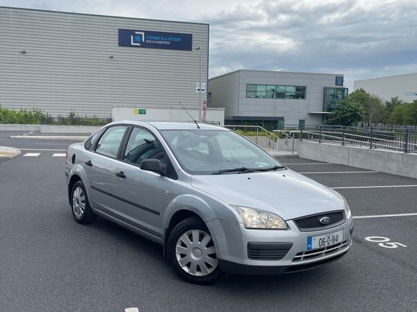 Ford Focus Saloon, Petrol, 2006, Silver