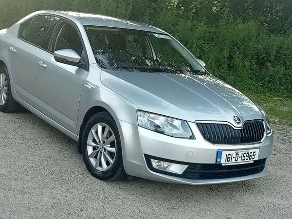 Skoda Octavia Saloon, Diesel, 2016, Silver