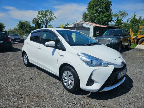 Toyota Vitz Hatchback, Petrol, 2017, White