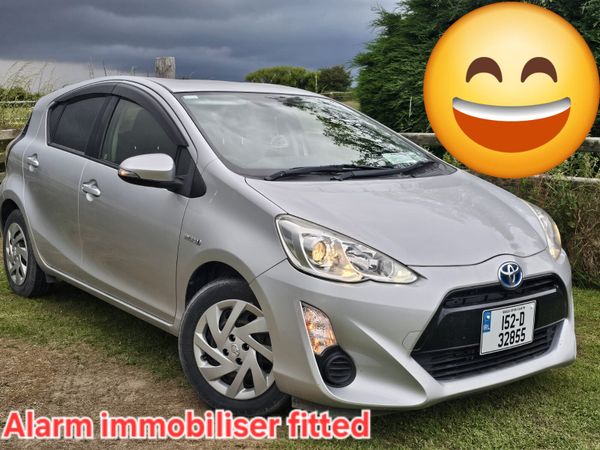 Toyota Aqua Hatchback, Petrol Hybrid, 2015, Silver