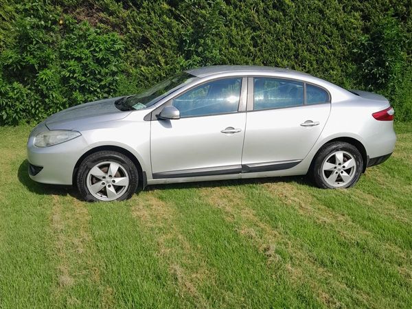 Renault Fluence Saloon, Diesel, 2012, Silver