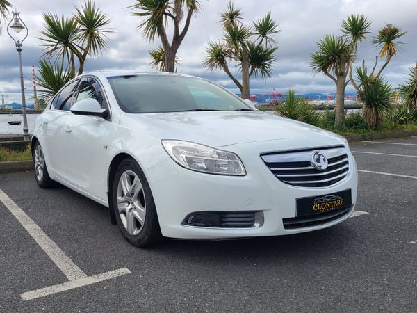Vauxhall Insignia Hatchback, Diesel, 2013, White